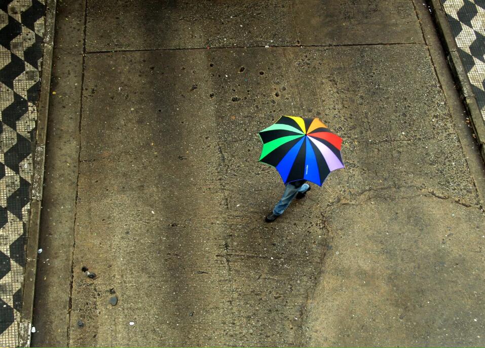 七彩雨傘｜雨傘"