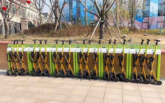 花粉云共享童車風(fēng)靡景區(qū)，10秒租借簡單明了！