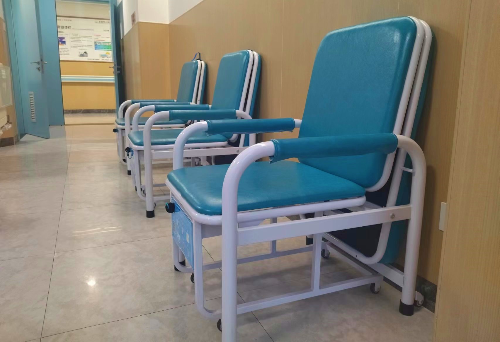 共享陪護(hù)椅：從剛需到高頻，如何解決醫(yī)療陪護(hù)難題？