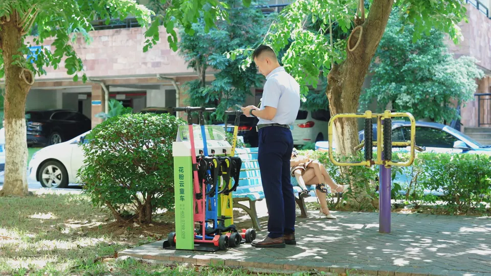 暑假親子游爆火！景區(qū)如何借力共享童車提升服務(wù)體驗(yàn)？