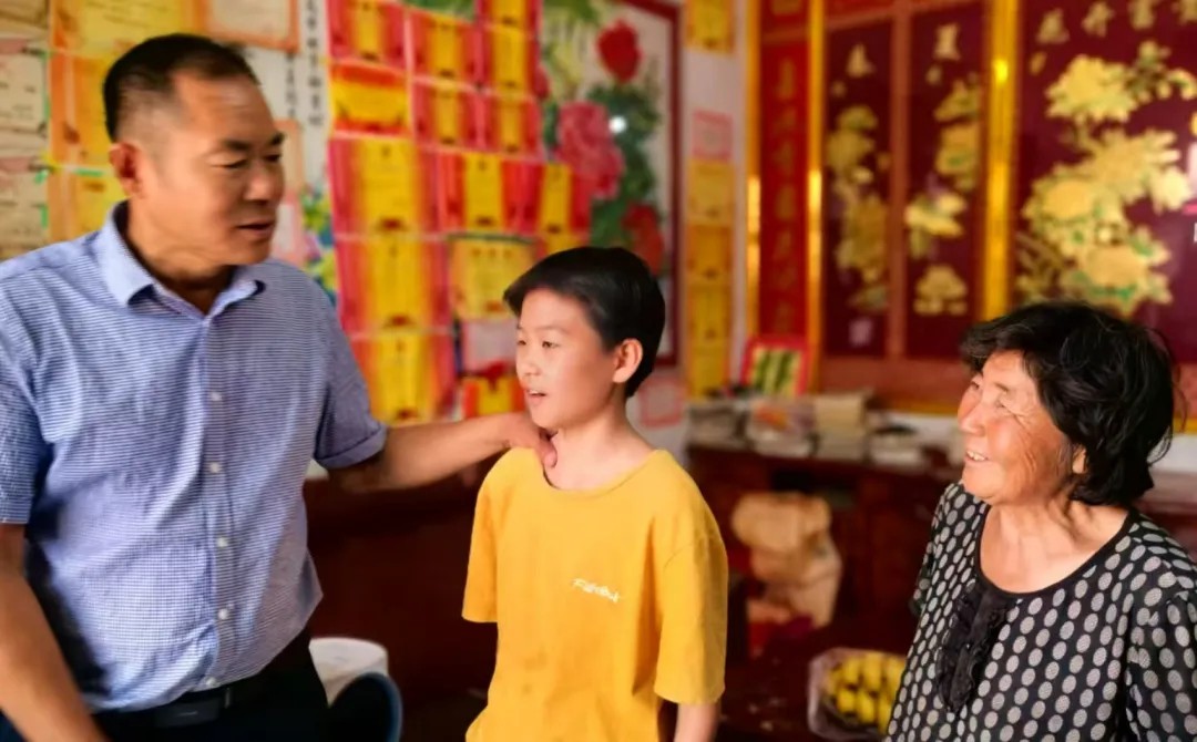 汝南小城義工協(xié)會(huì)聯(lián)合廣東法瑞納科技有限公司開(kāi)展“夏季送清涼·關(guān)愛(ài)留守兒童”志愿服務(wù)活動(dòng)